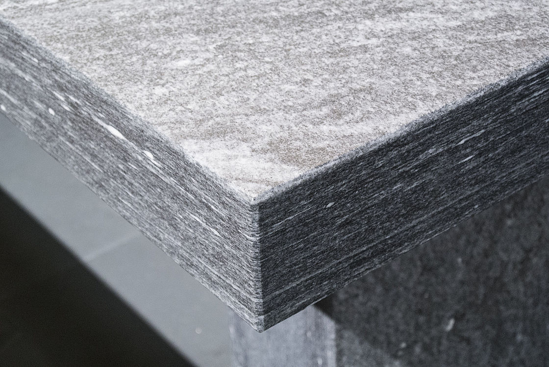 Tauern Dunkelblau Sonderprojekt — Nahaufnahme