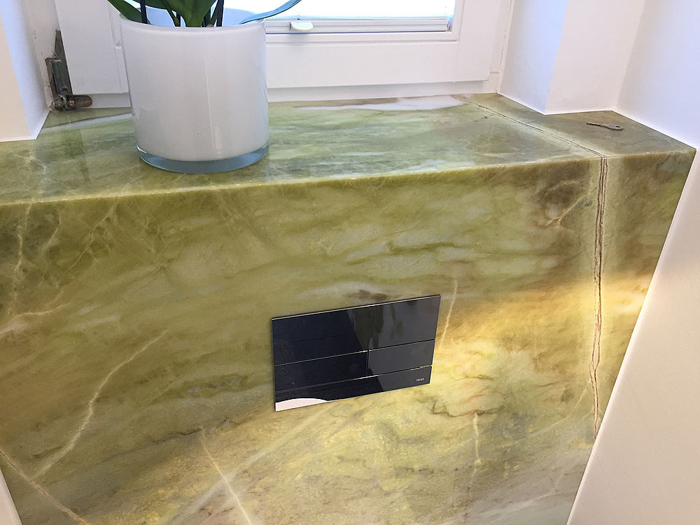 Green Abbey / Belgisch Granit Badezimmer — Raumansicht