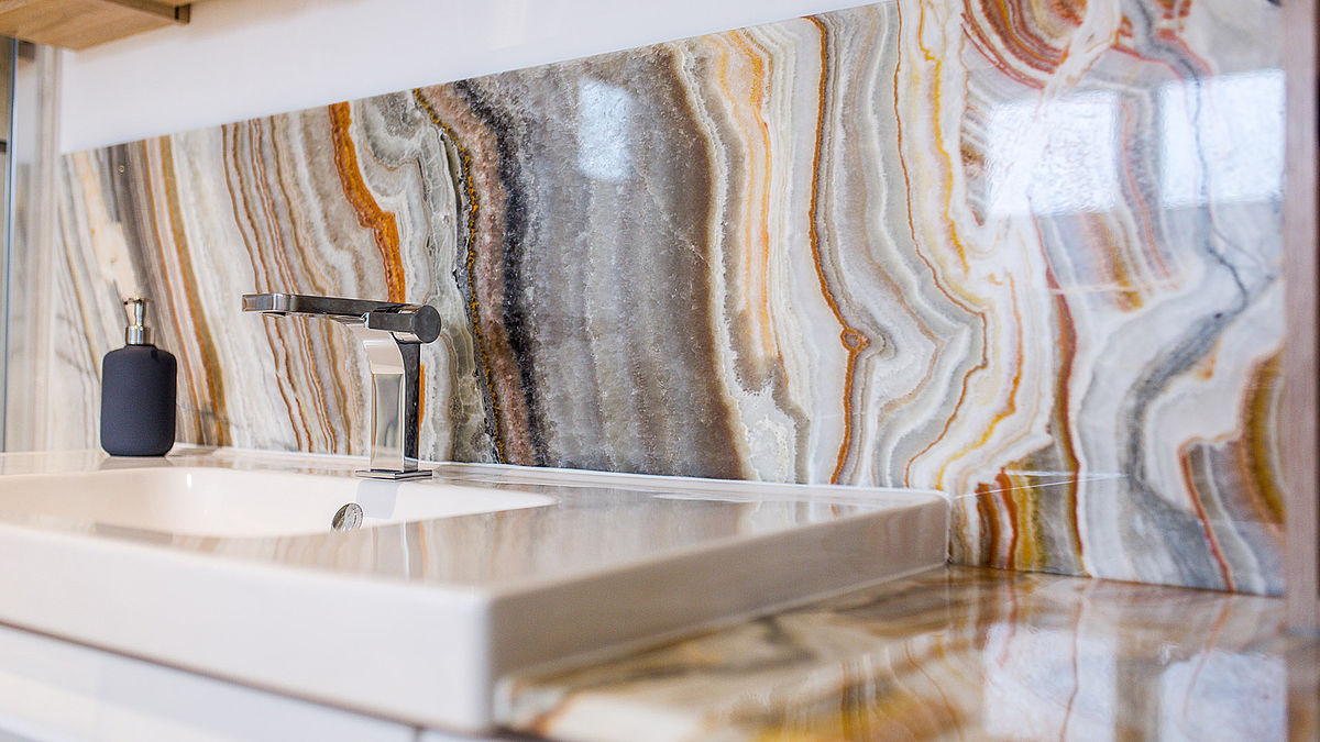 Onyx Starlicia / Diamond Cream Badezimmer — Detail