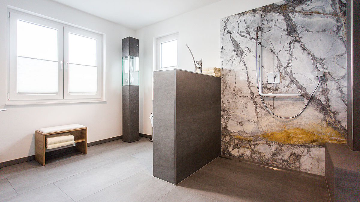 Pietra di Savoia Grigia / Illusion Badezimmer — Perspektive