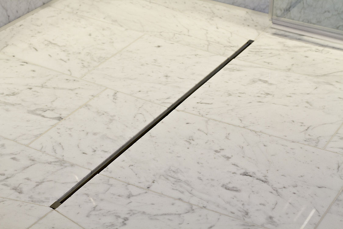 Bianco Carrara / Star Galaxy Badezimmer — Perspektive