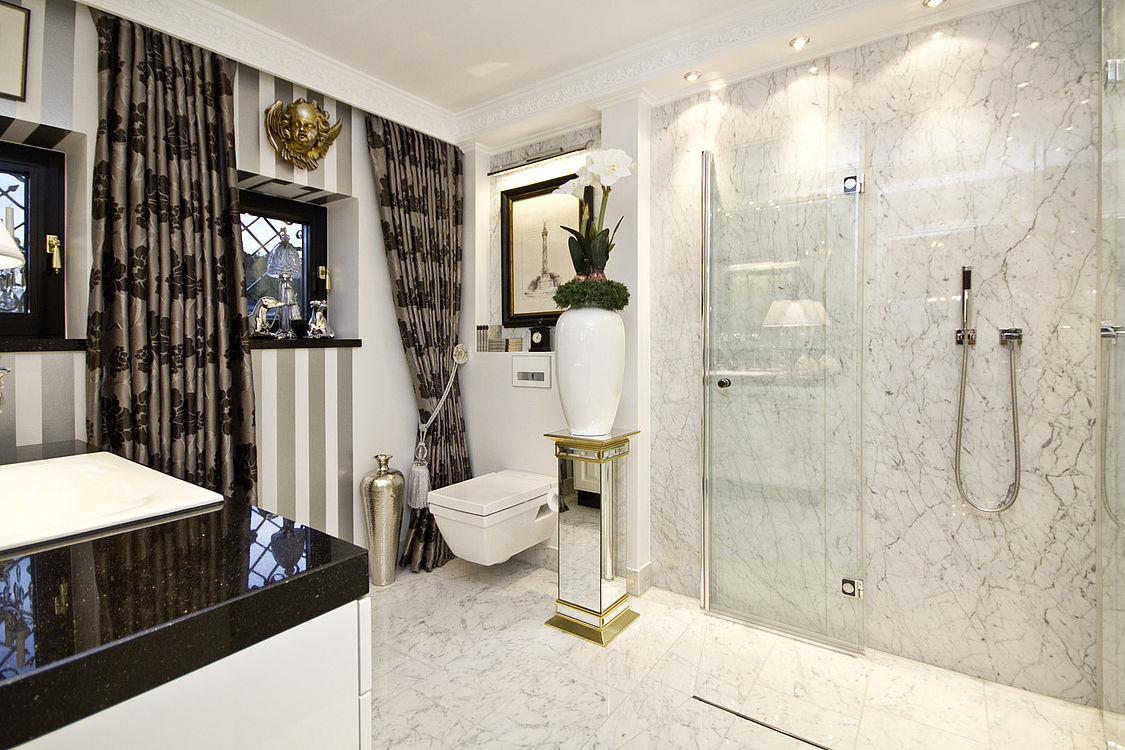 Bianco Carrara / Star Galaxy Badezimmer — Nahaufnahme