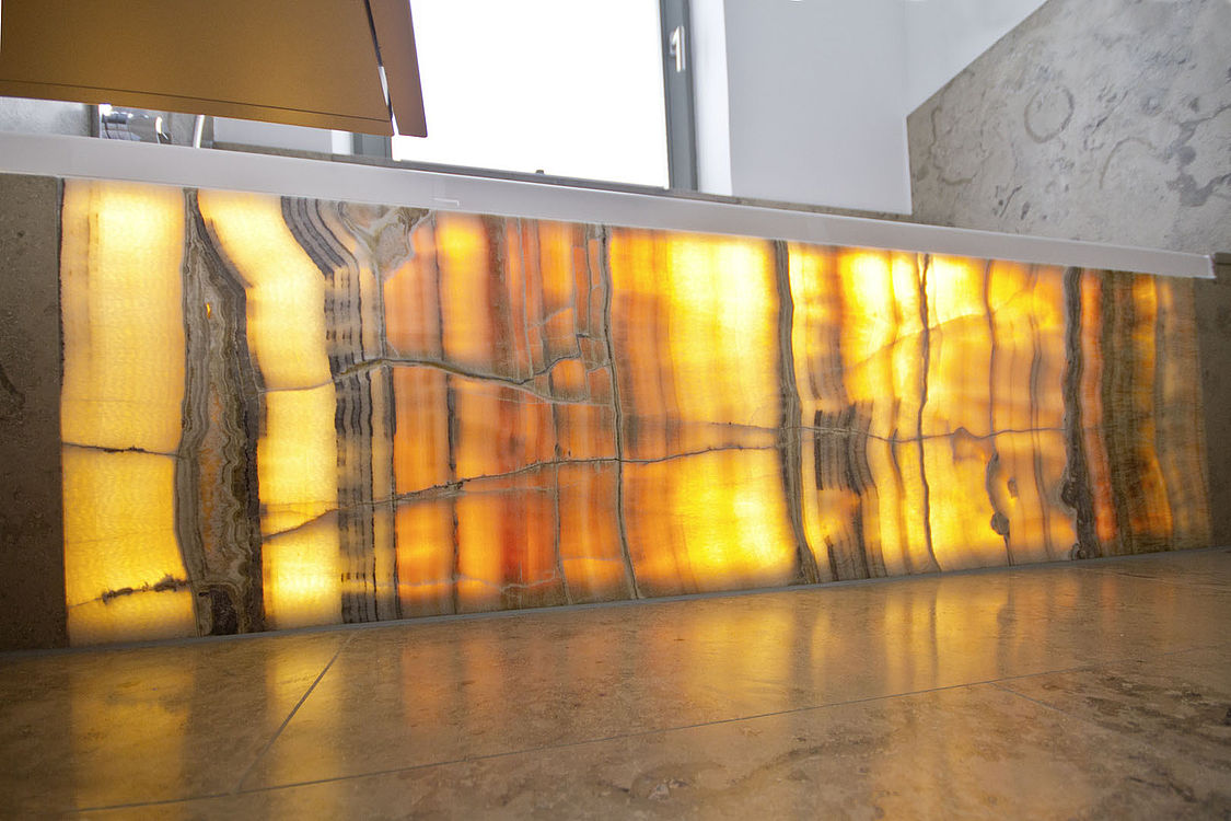 Onyx Fantastico / Jura grau Badezimmer — Nahaufnahme