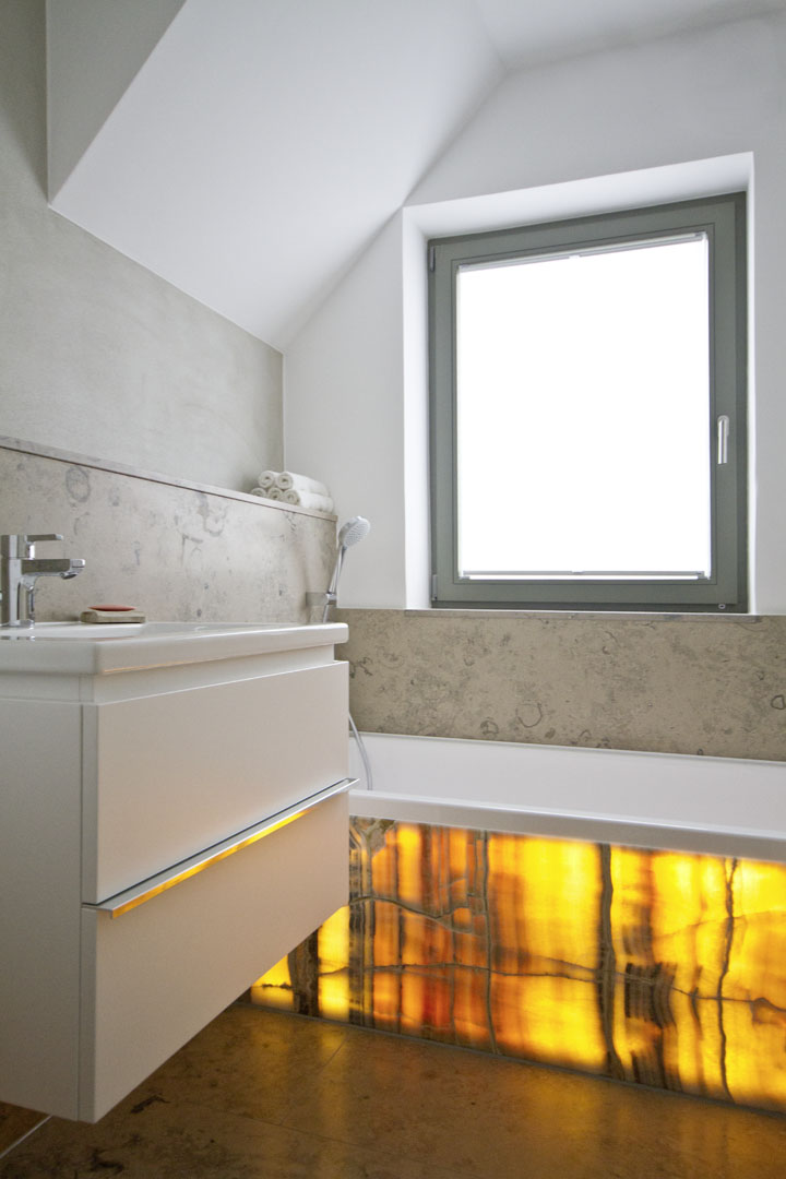 Onyx Fantastico / Jura grau Badezimmer — Einbausituation