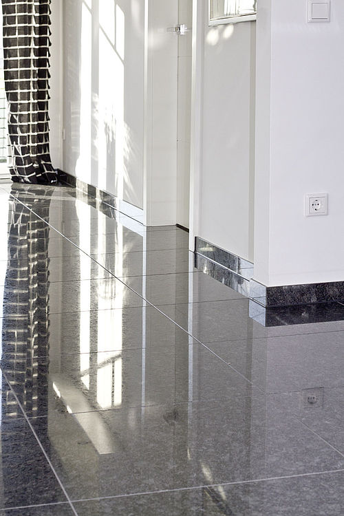 Steel Grey Bodengestaltung — Perspektive