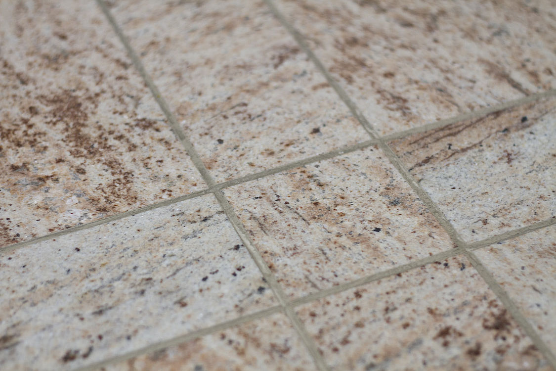 Ivory Brown Bodengestaltung — Seitenansicht