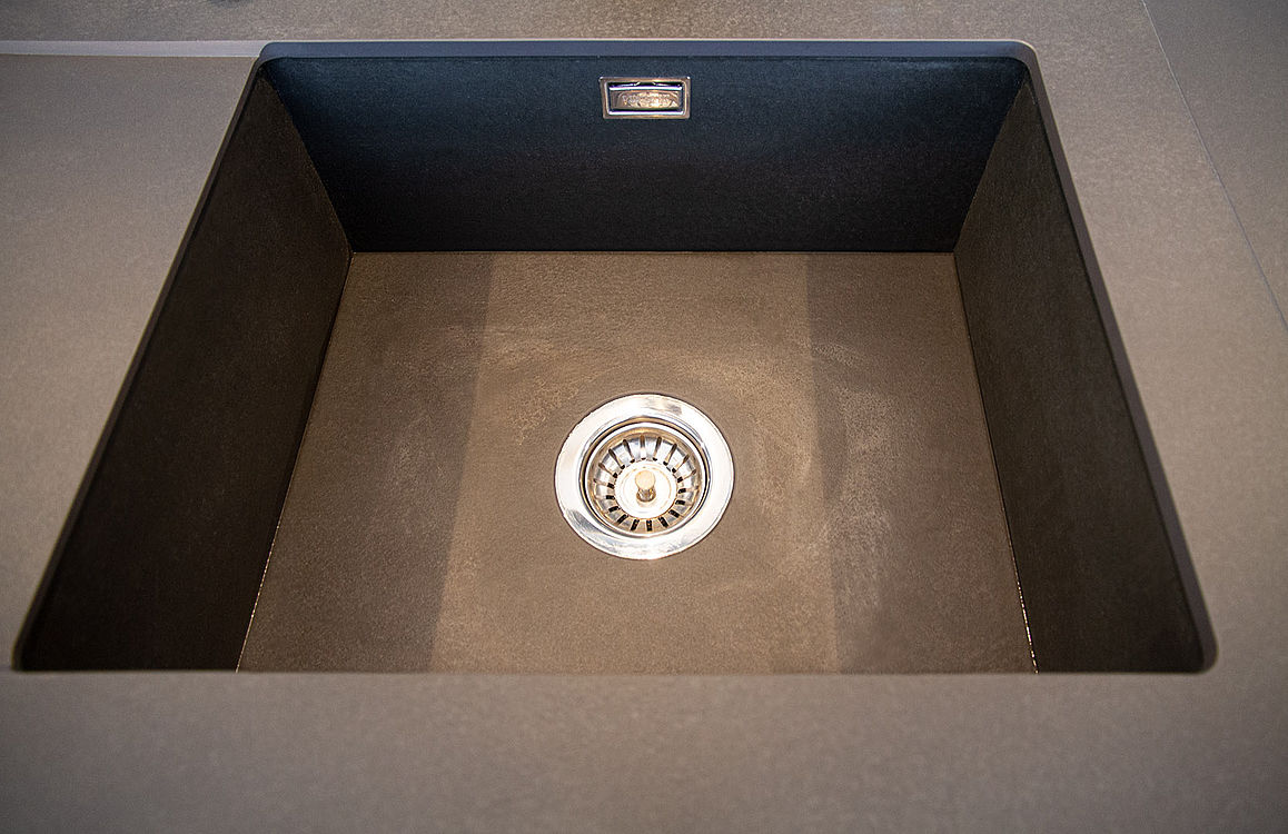 Laminam Calce Nero Küche — Oberfläche