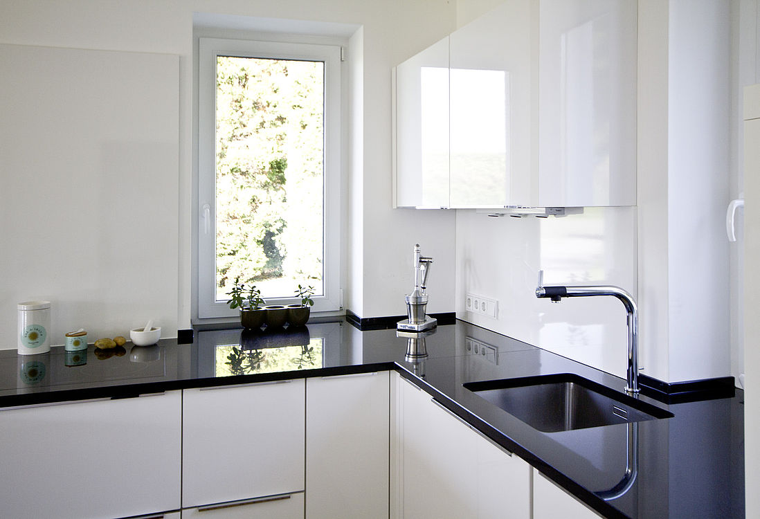 Nero Assoluto Küche — Seitenansicht