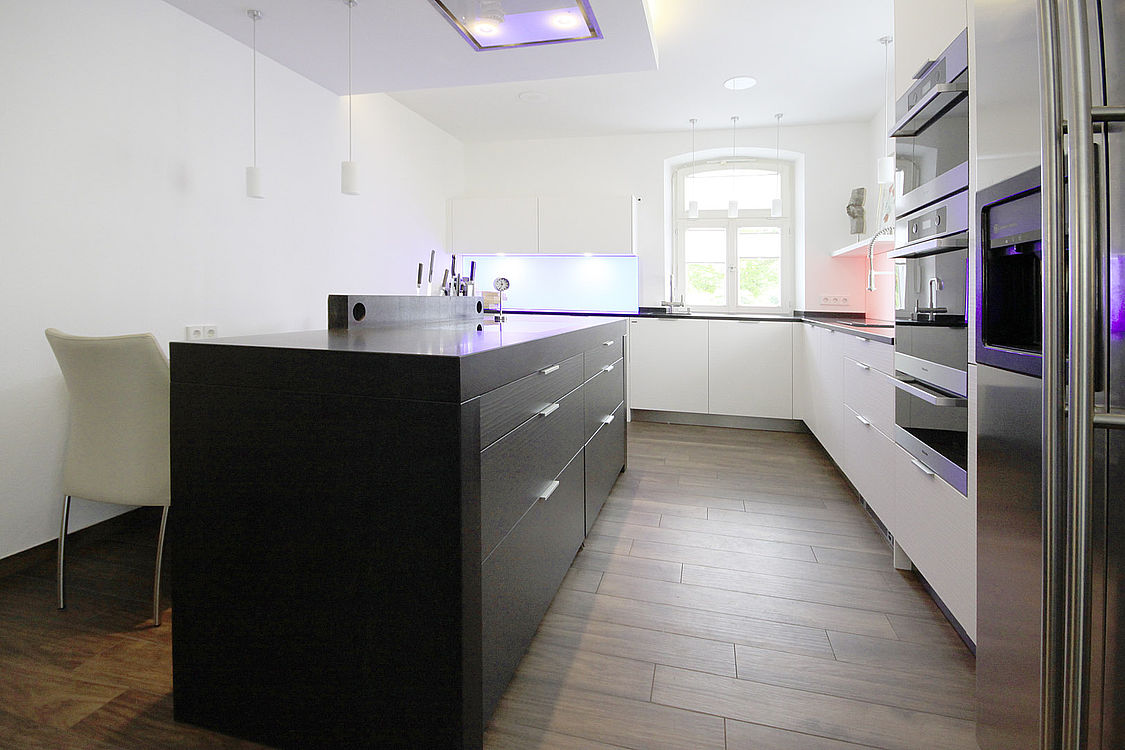 Devil Black Küche — Detail