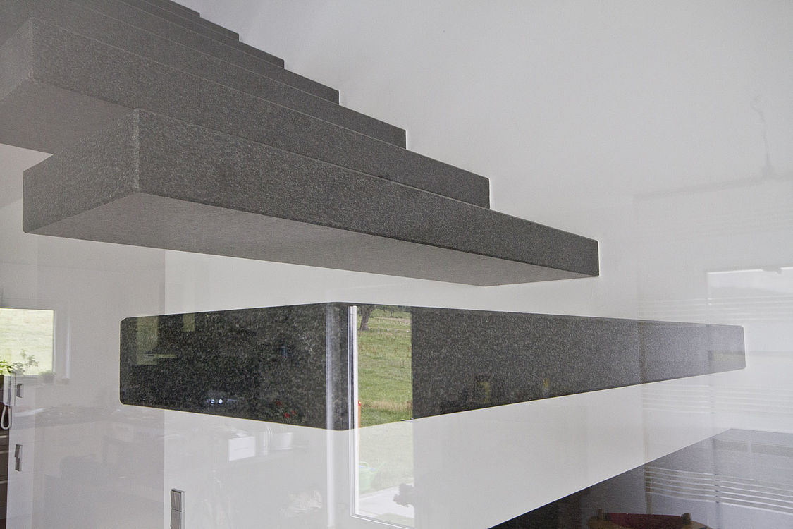 Impala Scuro Treppenanlage — Raumansicht