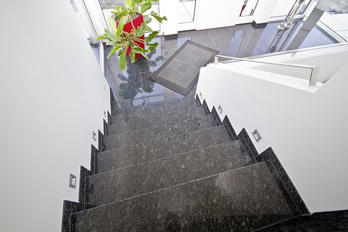 Steel Grey Treppenanlage — Detail
