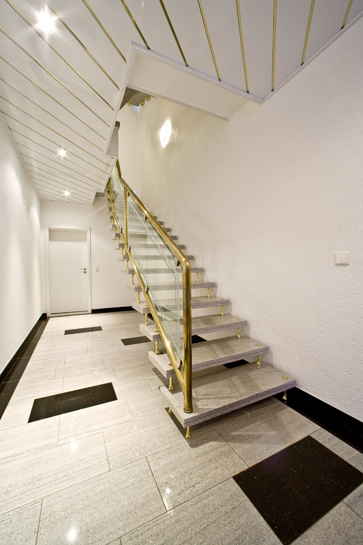 Imperial White Treppenanlage — Raumansicht